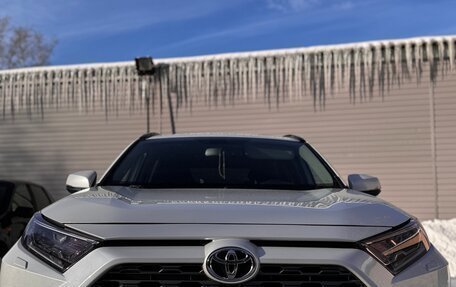 Toyota RAV4, 2022 год, 3 300 000 рублей, 3 фотография