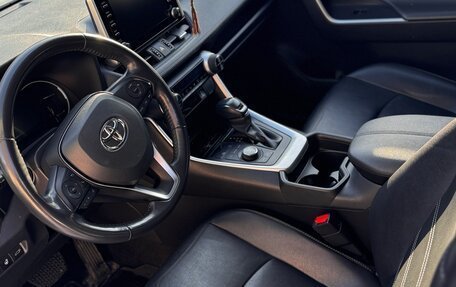 Toyota RAV4, 2022 год, 3 300 000 рублей, 8 фотография