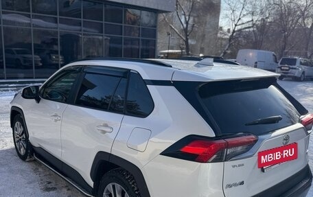 Toyota RAV4, 2022 год, 3 300 000 рублей, 6 фотография