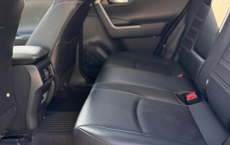 Toyota RAV4, 2022 год, 3 300 000 рублей, 21 фотография