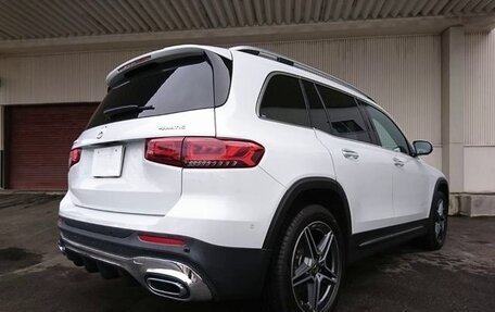 Mercedes-Benz GLB, 2023 год, 2 793 000 рублей, 4 фотография