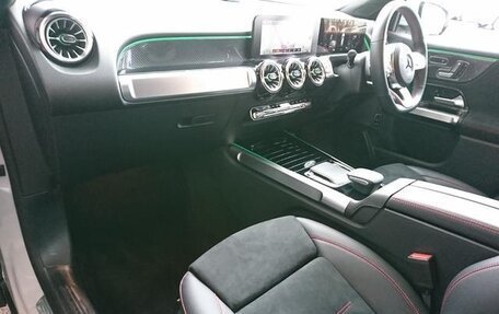 Mercedes-Benz GLB, 2023 год, 2 793 000 рублей, 15 фотография