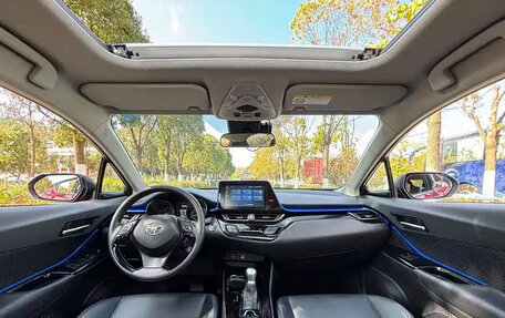 Toyota C-HR I рестайлинг, 2023 год, 1 850 555 рублей, 10 фотография