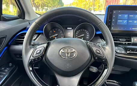 Toyota C-HR I рестайлинг, 2023 год, 1 850 555 рублей, 11 фотография