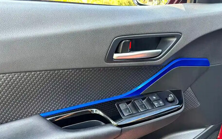 Toyota C-HR I рестайлинг, 2023 год, 1 850 555 рублей, 16 фотография