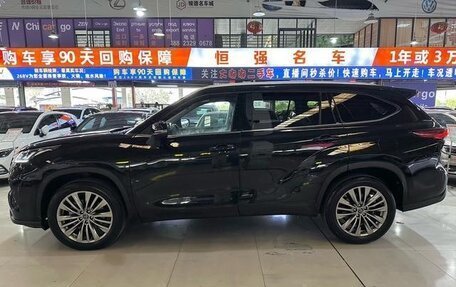 Toyota Highlander, 2022 год, 5 400 000 рублей, 4 фотография
