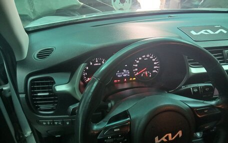 KIA Rio IV, 2022 год, 1 750 000 рублей, 3 фотография