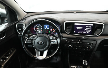 KIA Sportage IV рестайлинг, 2020 год, 2 600 000 рублей, 14 фотография