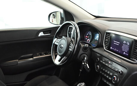 KIA Sportage IV рестайлинг, 2020 год, 2 600 000 рублей, 12 фотография