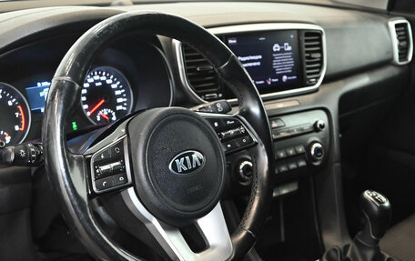 KIA Sportage IV рестайлинг, 2020 год, 2 600 000 рублей, 15 фотография