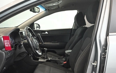 KIA Sportage IV рестайлинг, 2020 год, 2 600 000 рублей, 17 фотография