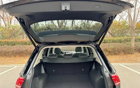 Volkswagen Tiguan, 2025 год, 4 050 555 рублей, 10 фотография