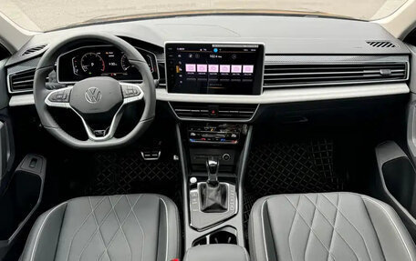 Volkswagen Tiguan, 2025 год, 4 050 555 рублей, 17 фотография