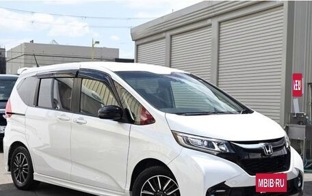 Honda Freed II, 2018 год, 1 367 000 рублей, 2 фотография