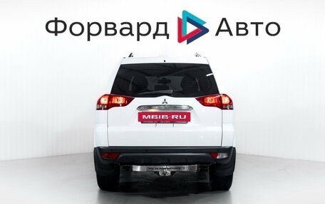 Mitsubishi Pajero Sport II рестайлинг, 2015 год, 1 799 000 рублей, 7 фотография