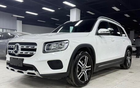 Mercedes-Benz GLB, 2023 год, 2 210 000 рублей, 3 фотография