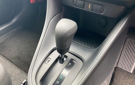 Toyota Yaris, 2021 год, 760 000 рублей, 7 фотография