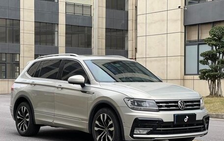 Volkswagen Tiguan II, 2021 год, 2 600 000 рублей, 4 фотография