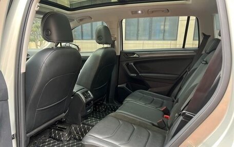 Volkswagen Tiguan II, 2021 год, 2 600 000 рублей, 15 фотография