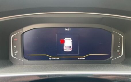 Volkswagen Tiguan II, 2021 год, 2 600 000 рублей, 16 фотография