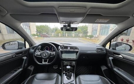 Volkswagen Tiguan II, 2021 год, 2 600 000 рублей, 8 фотография