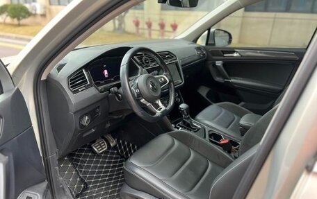 Volkswagen Tiguan II, 2021 год, 2 600 000 рублей, 11 фотография