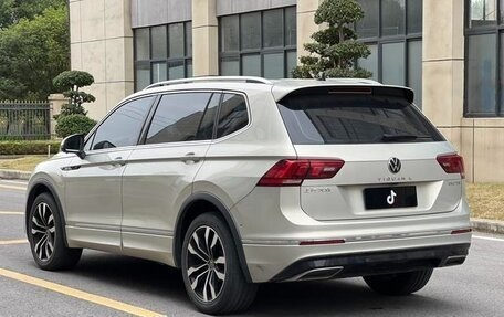 Volkswagen Tiguan II, 2021 год, 2 600 000 рублей, 7 фотография