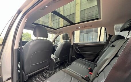 Volkswagen Tiguan II, 2021 год, 2 600 000 рублей, 20 фотография