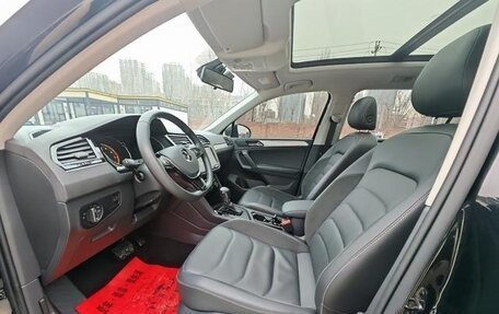 Volkswagen Tiguan II, 2021 год, 2 600 000 рублей, 10 фотография