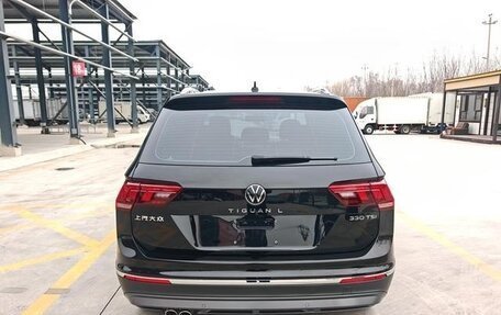 Volkswagen Tiguan II, 2021 год, 2 600 000 рублей, 4 фотография