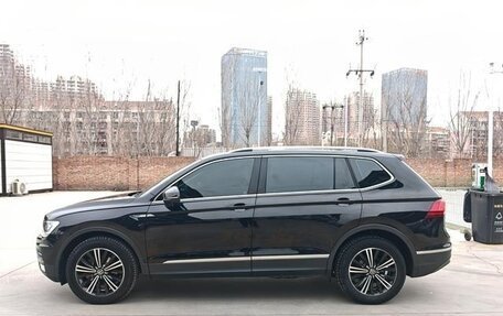 Volkswagen Tiguan II, 2021 год, 2 600 000 рублей, 8 фотография