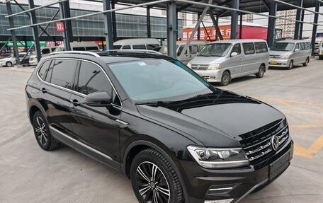 Volkswagen Tiguan II, 2021 год, 2 600 000 рублей, 6 фотография