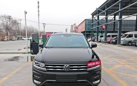 Volkswagen Tiguan II, 2021 год, 2 600 000 рублей, 2 фотография