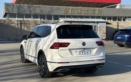 Volkswagen Tiguan II, 2021 год, 2 600 000 рублей, 5 фотография