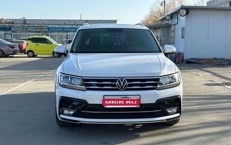 Volkswagen Tiguan II, 2021 год, 2 600 000 рублей, 3 фотография