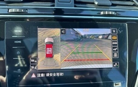 Volkswagen Tiguan II, 2021 год, 2 600 000 рублей, 20 фотография