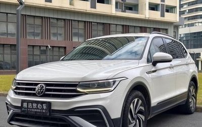 Volkswagen Tiguan II, 2021 год, 2 600 000 рублей, 1 фотография