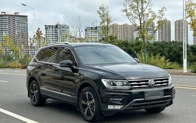 Volkswagen Tiguan II, 2021 год, 2 600 000 рублей, 1 фотография