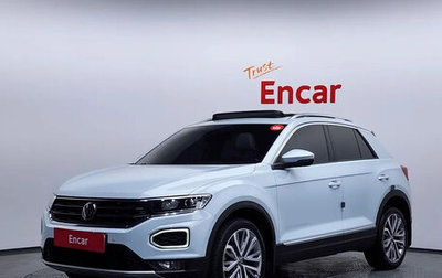 Volkswagen T-Roc I, 2023 год, 1 660 000 рублей, 1 фотография