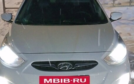 Hyundai Solaris II рестайлинг, 2011 год, 750 000 рублей, 2 фотография