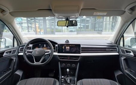 Volkswagen Tiguan II, 2021 год, 2 600 000 рублей, 11 фотография