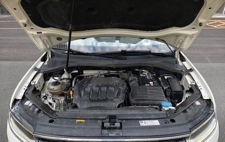 Volkswagen Tiguan II, 2021 год, 2 600 000 рублей, 10 фотография