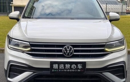 Volkswagen Tiguan II, 2021 год, 2 600 000 рублей, 7 фотография