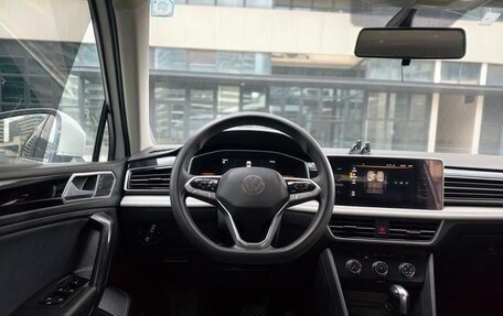 Volkswagen Tiguan II, 2021 год, 2 600 000 рублей, 12 фотография