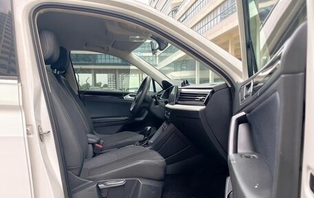 Volkswagen Tiguan II, 2021 год, 2 600 000 рублей, 18 фотография