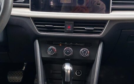 Volkswagen Tiguan II, 2021 год, 2 600 000 рублей, 17 фотография