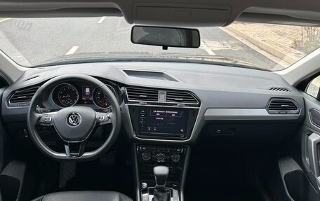 Volkswagen Tiguan II, 2021 год, 2 600 000 рублей, 7 фотография