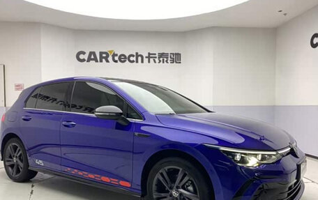 Volkswagen Golf VIII, 2023 год, 1 805 000 рублей, 2 фотография