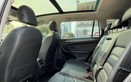 Volkswagen Tiguan II, 2021 год, 2 600 000 рублей, 10 фотография