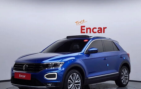 Volkswagen T-Roc I, 2022 год, 1 760 000 рублей, 2 фотография